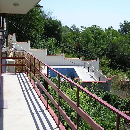 Vila Dionis Πανσιόν Μπαλτσίκ